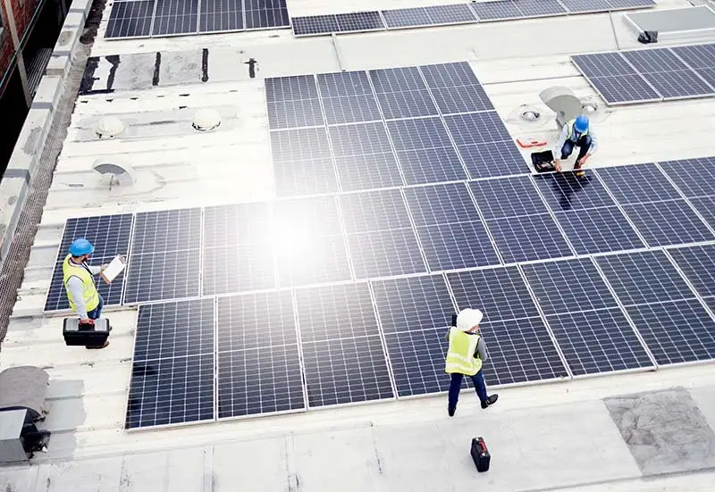 Installation von Solarpanelen in Ibiza